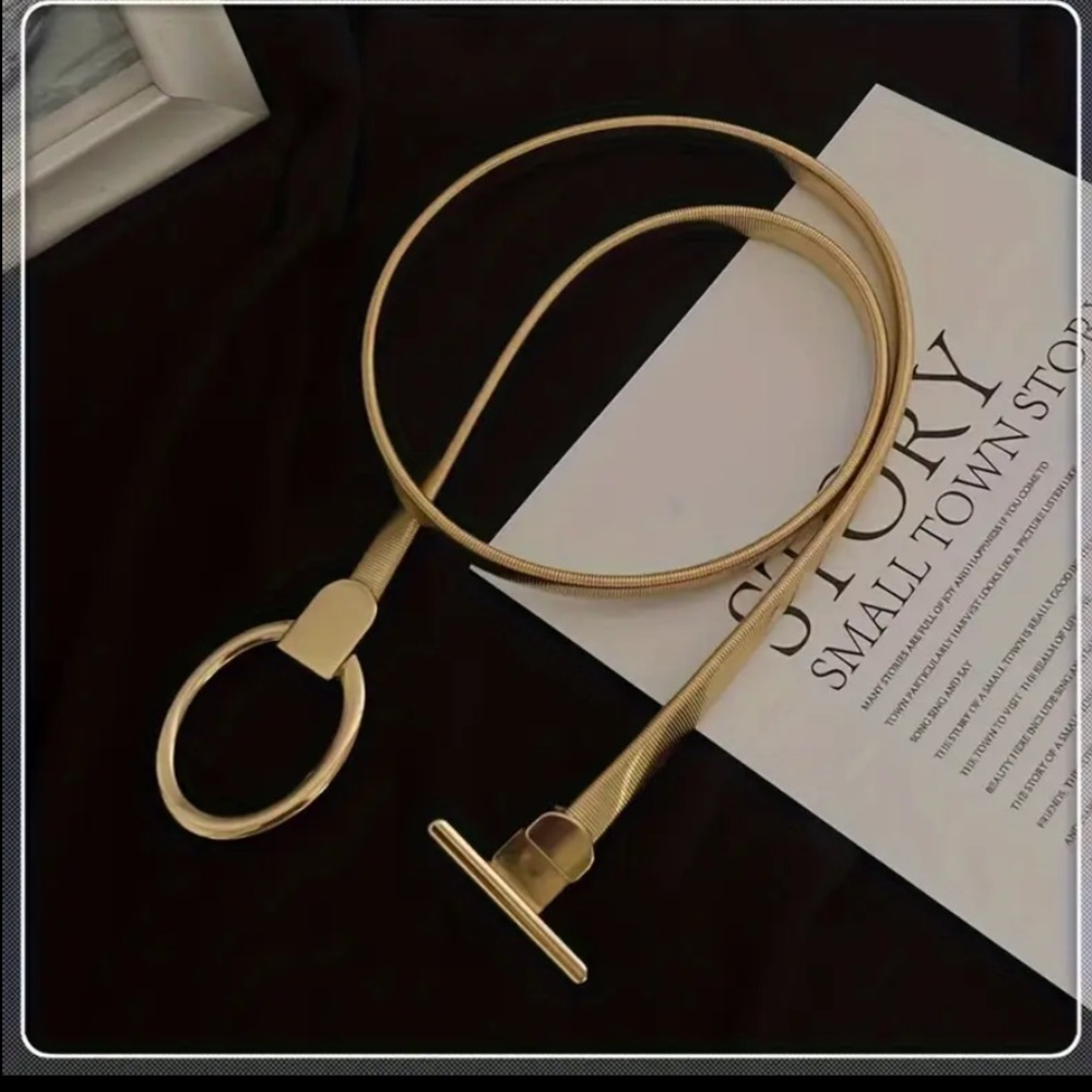 NWT 🤍Elegant Women Gold Metal 🤍